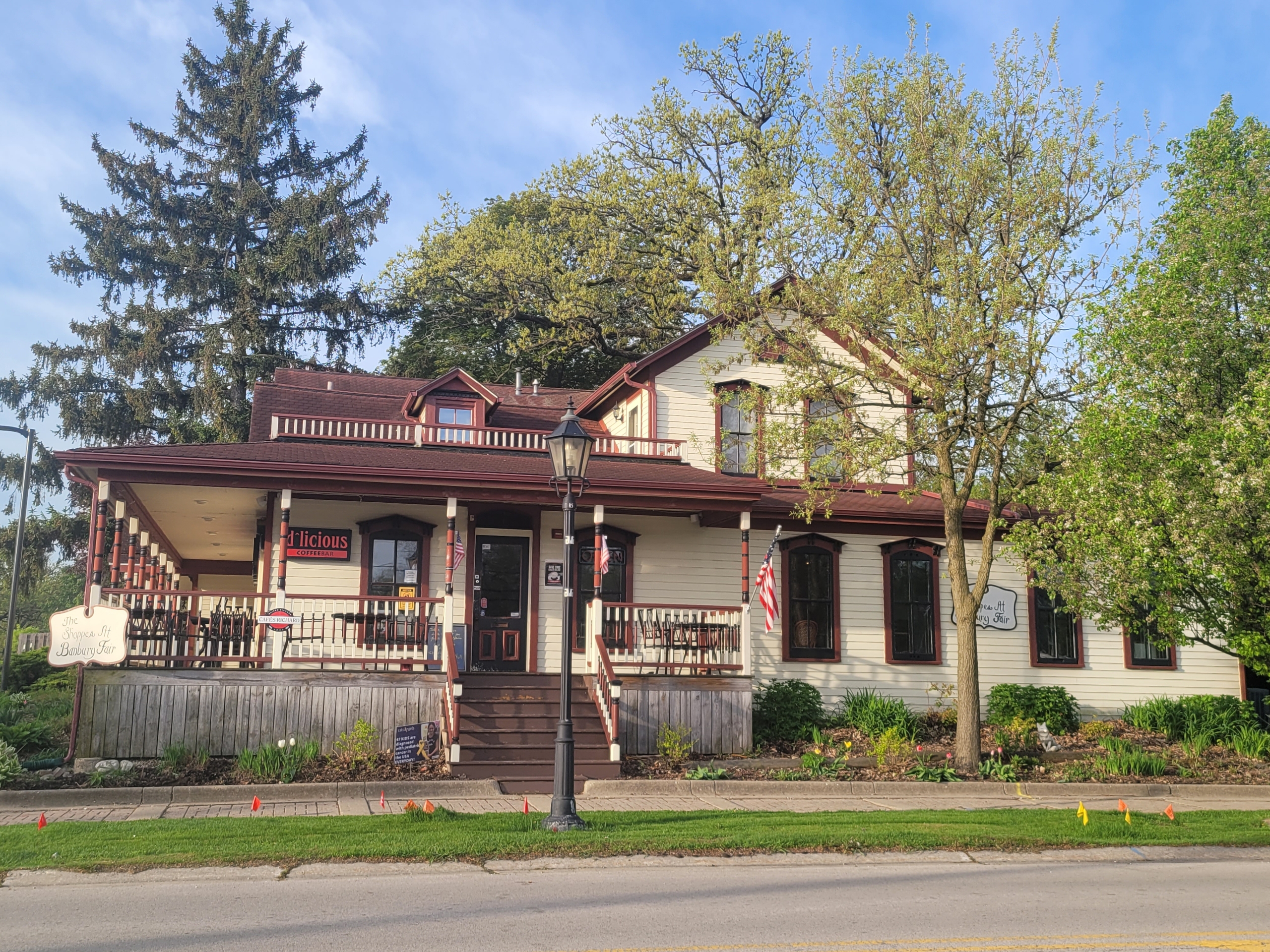 d^licious coffee bar exterior